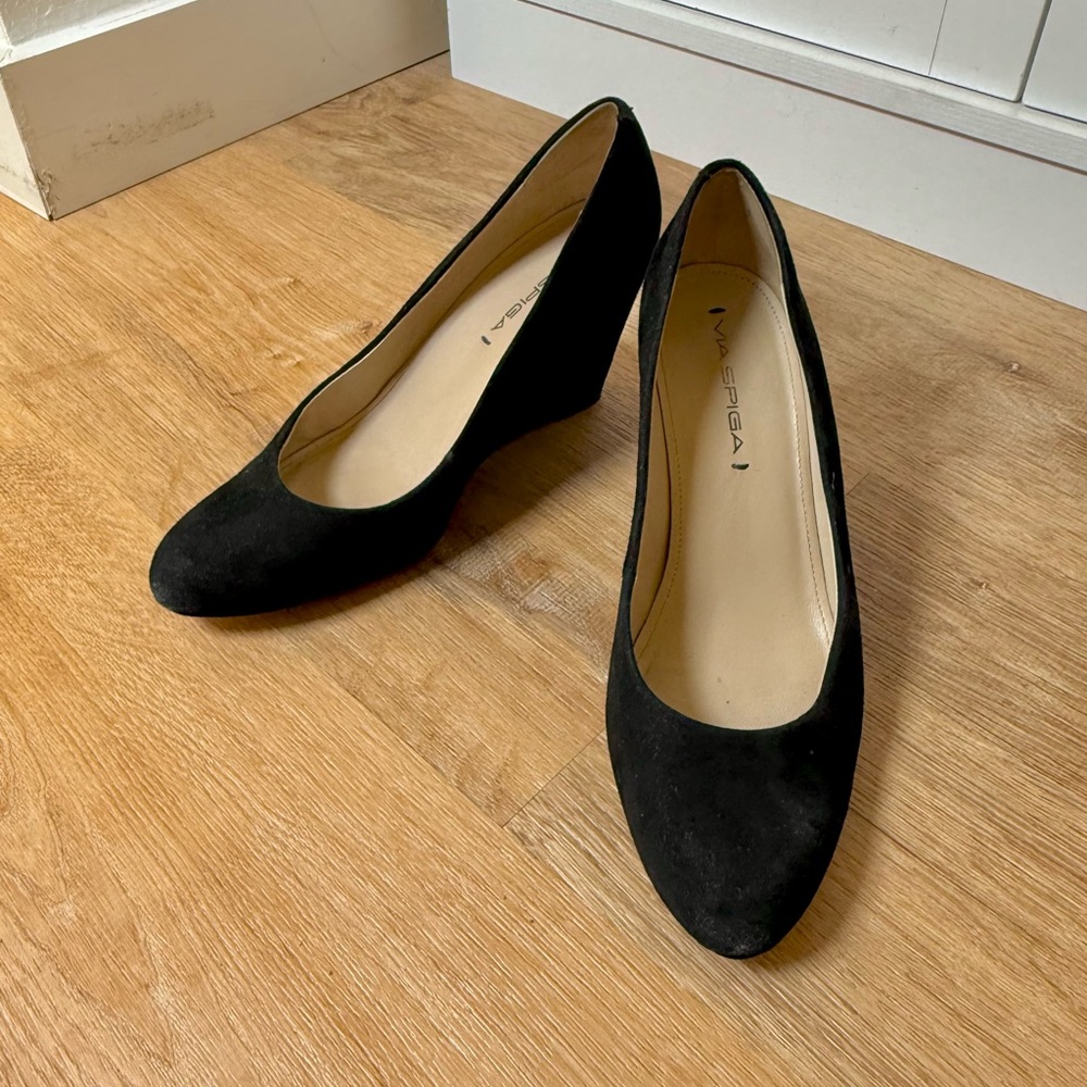 Via Spiga Black Suede Round Toe Wedge Pumps 7.5